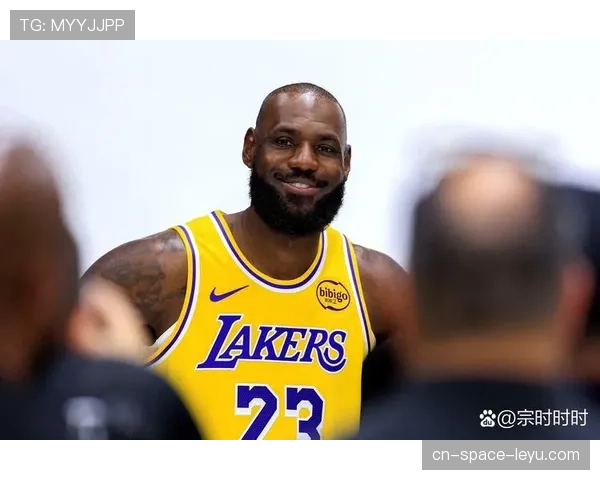 评论：湖人队防守效率滑落至联盟中游，缺乏持续性的外线压迫是主因。